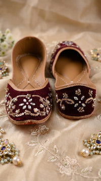 Crimson Maroon Velvet Jutti – Front View with Kundan Jewellery by Radiarte