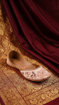 Gulroshan Blush Pink Jutti – Single Side View on Gold Banarasi by Radiarte