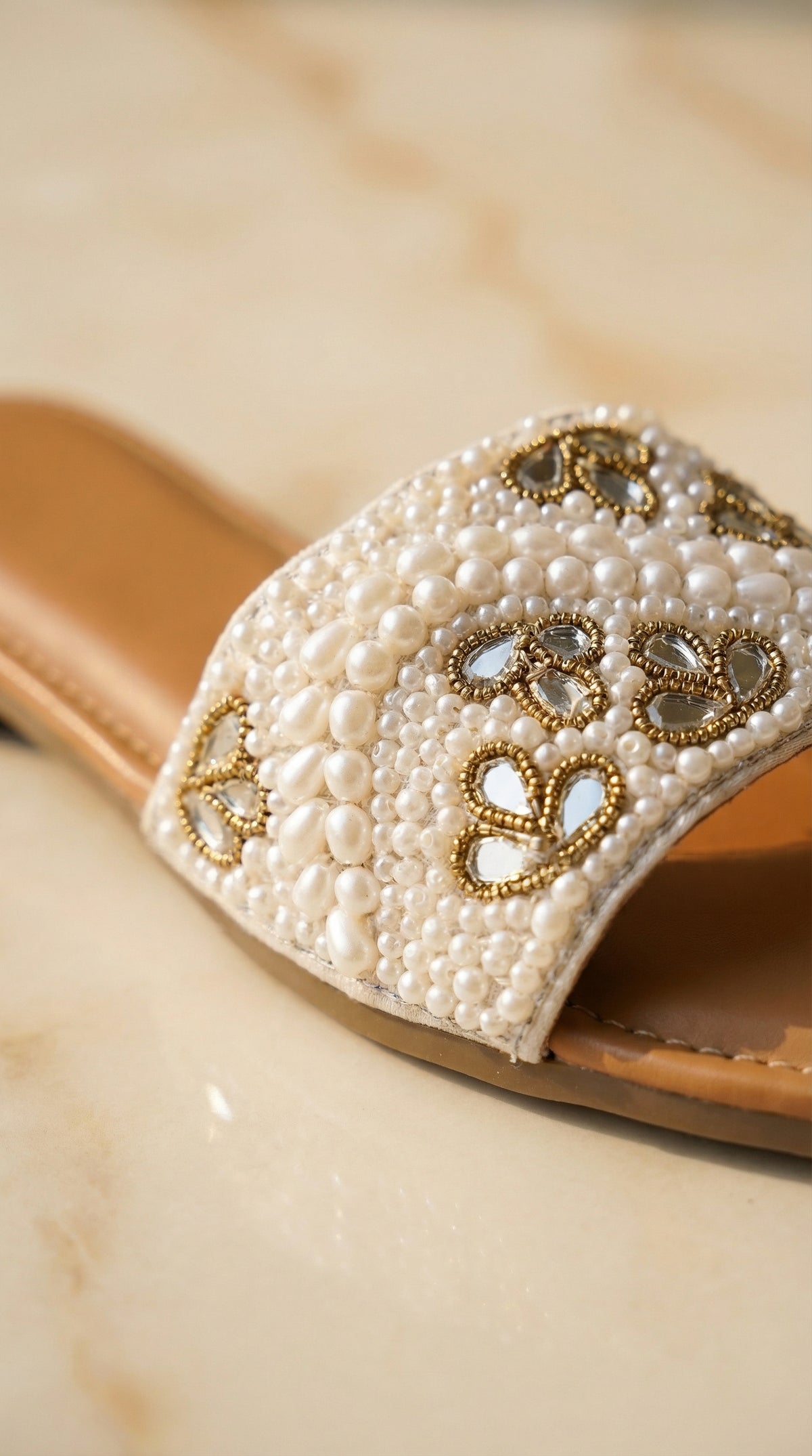 Close-up of Zaariya white shell pearl seed pearl and crystal mirror bead work on slide flat strap – Radiarte