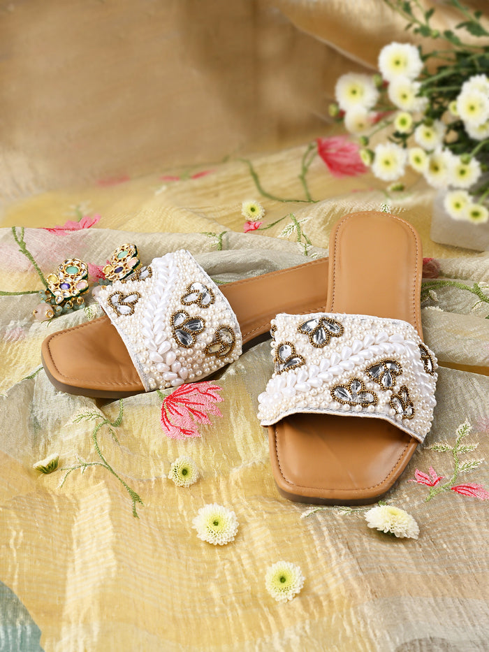 ZAARIYA - Flat Sliders with Pearl Detailing