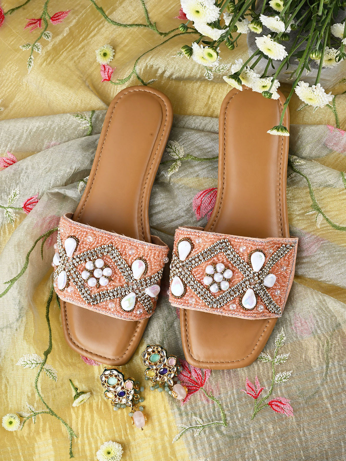 PEACH AURA - Flat Sliders with Shell Detailing