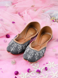 SAANJH - Handcrafted Ethnic Footwear for Women